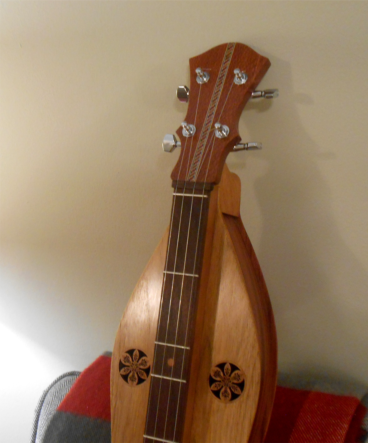 finished-bubinga-butternut-mountain-dulcimer